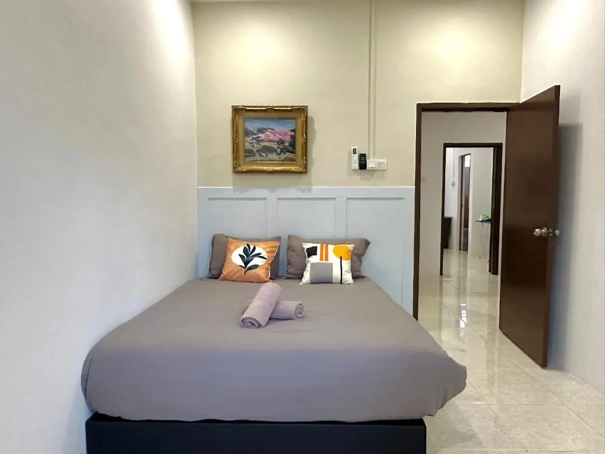Casa de Férias Vintage-Living 2Storey Haus12Pax Simpang Ampat