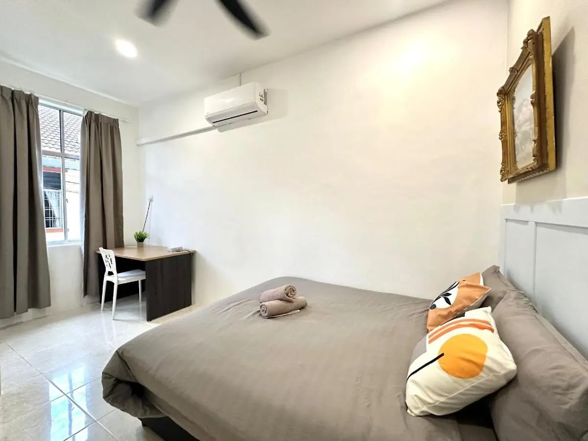 Vintage-Living 2Storey Haus12Pax Simpang Ampat  0*, Simpang Ampat (Penang)